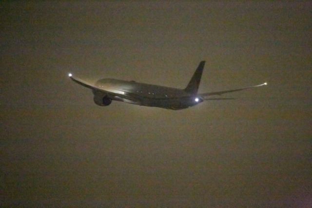 BOEING 787-10 Dreamliner —