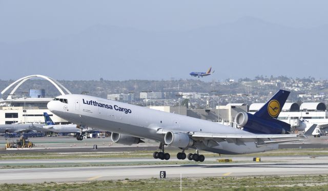 Boeing MD-11 (D-ALCI) - Departing LAX on 25L