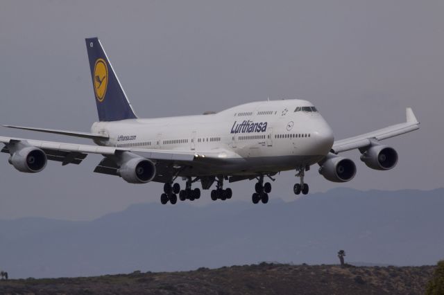 Boeing 747-400 (D-ABVD)