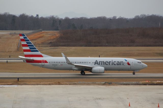 Boeing 737-800 (N945AN)