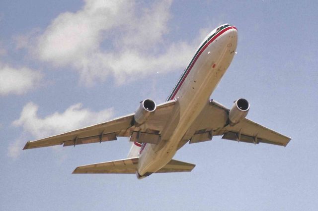 McDonnell Douglas DC-10 —