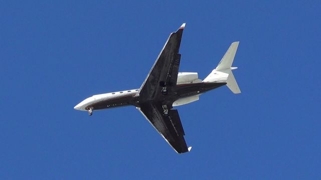 Gulfstream Aerospace Gulfstream IV (N142HQ) - N142HQ on Final for 2-4 at KHYA