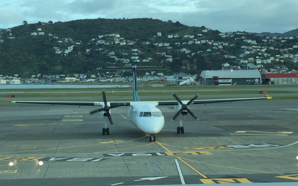 de Havilland Dash 8-300 (ZK-NET)