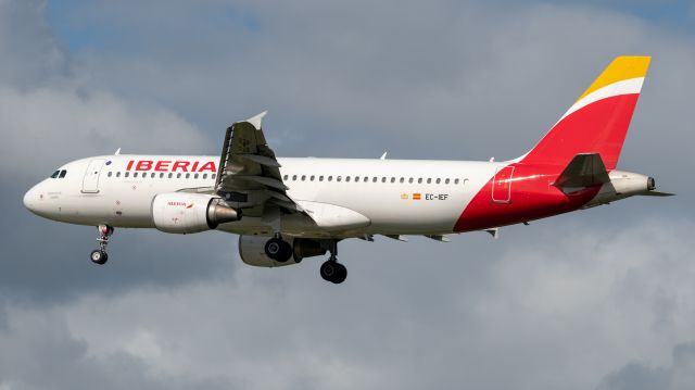 Airbus A320 (EC-IEF)