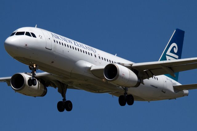 Airbus A320 (ZK-OJE) - 7 FEB 2011