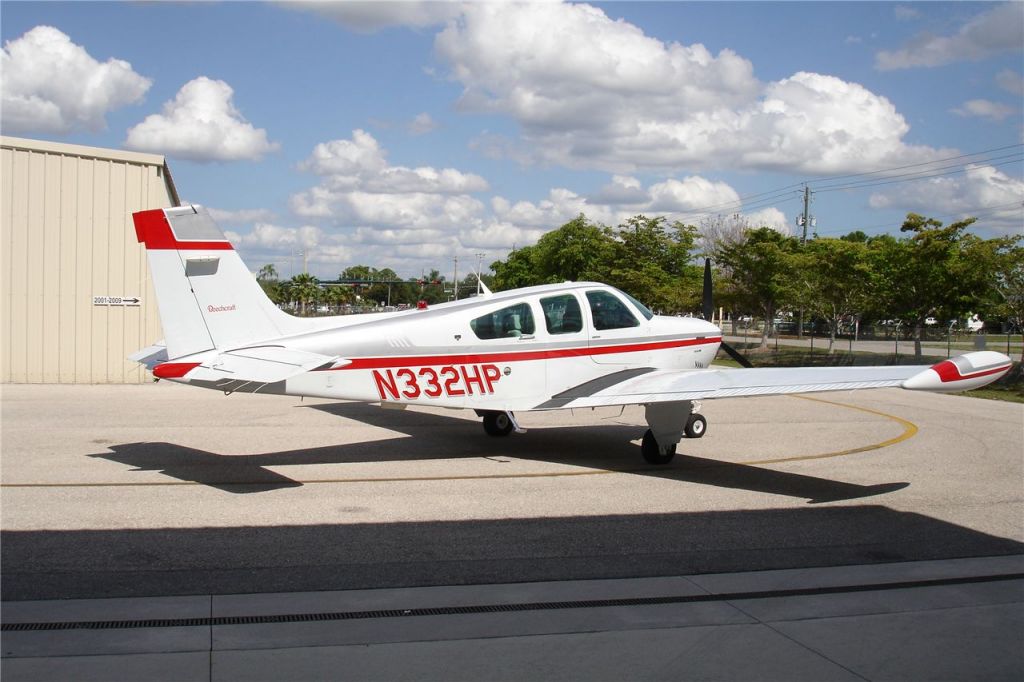 Beechcraft 35 Bonanza (N332HP)