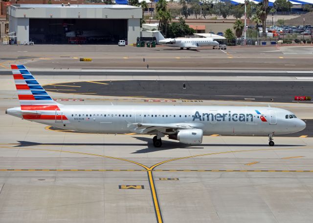 Airbus A321 (N169UW)