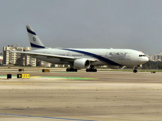 Boeing 777-200 (4X-ECE)
