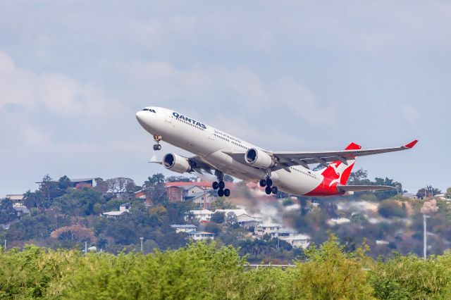 Airbus A330-300 (VH-QPC)