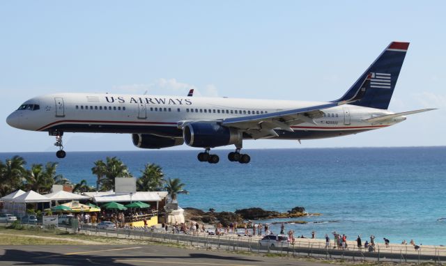 Boeing 757-200 (N200UU)