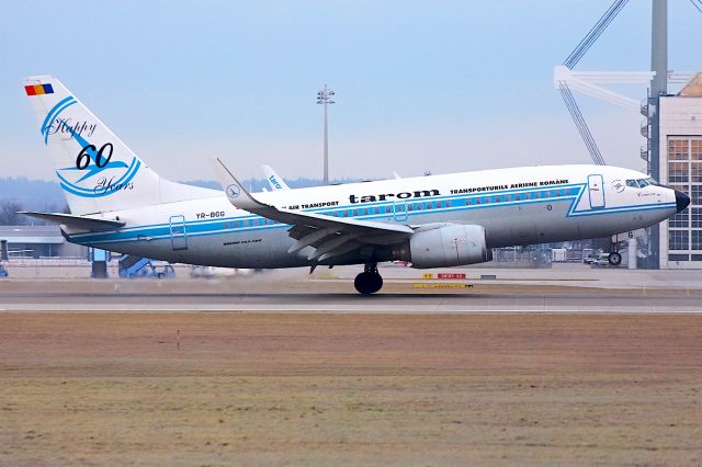 Boeing 737-700 (YR-BGG)