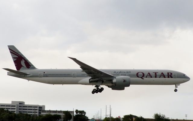 BOEING 777-300ER (A7-BAJ)