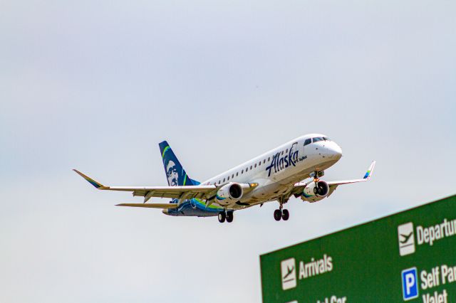 Embraer 175 —