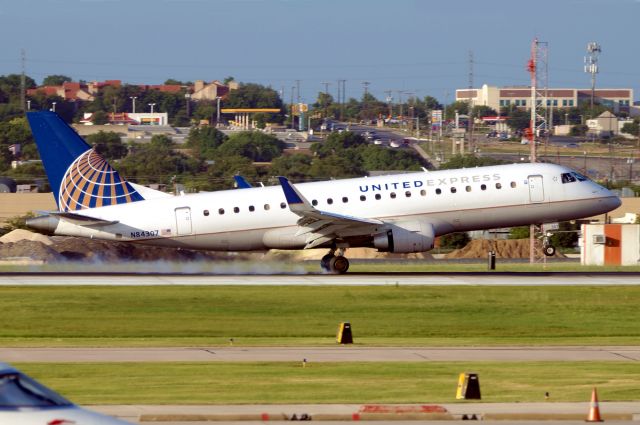 Embraer 170/175 (N84307) - 12R arrival.