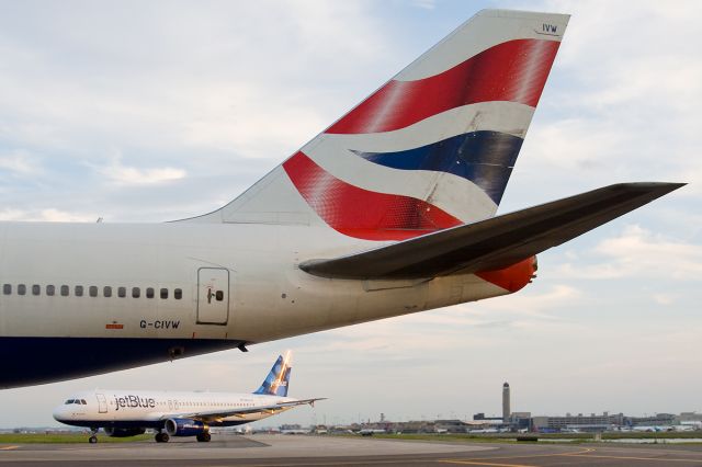 Boeing 747-400 (G-CIVW) - Nice Tail !