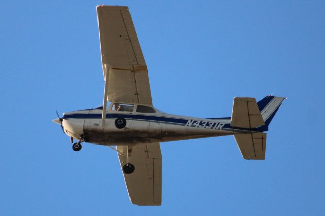 Cessna Skyhawk (N4331R)