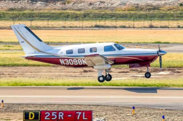 Piper Malibu Mirage (N3098N) - Piper PA46-350P Malibu Mirage departs Livermore Municipal Airport (CA). April 2021.