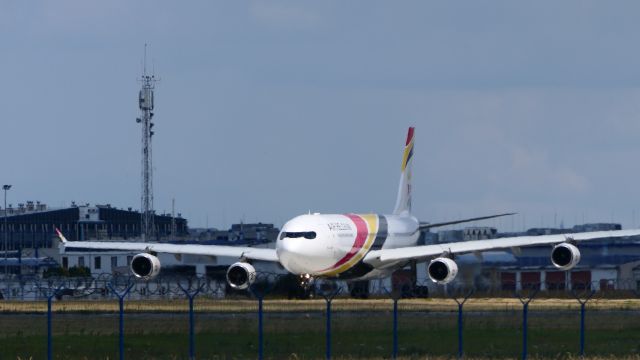 Airbus A340-300 (OO-ABD)