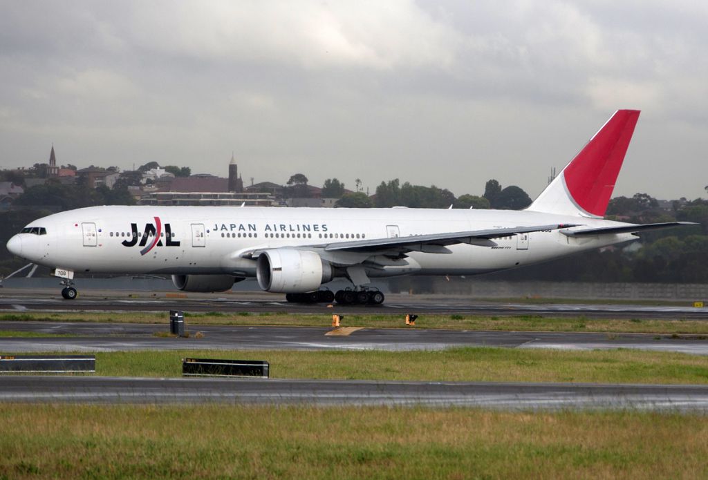 Boeing 777-200 (JA708J) - 12 OCT 2010