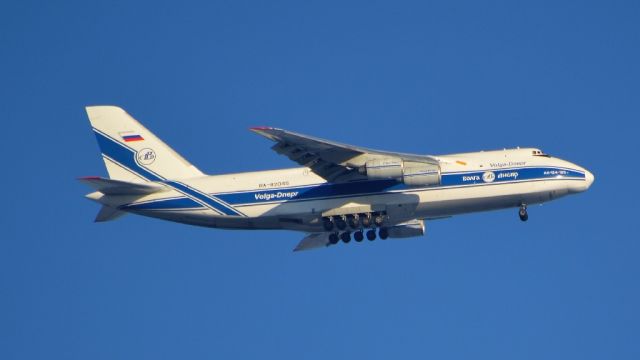 Antonov An-124 Ruslan (RA-82045) - An An-124 on final for LCK 3-7-15. 