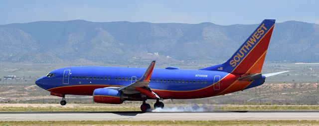 Boeing 737-700 (N706SW)