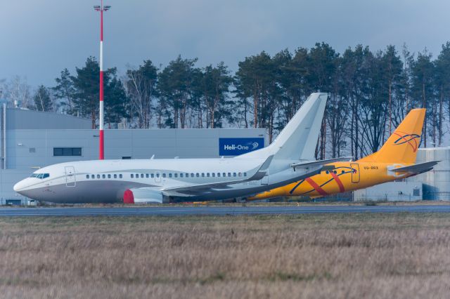 Boeing 737-500 (9H-MAC) - EPRZ Spotting