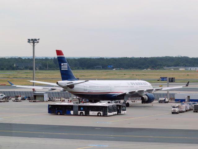 Airbus A330-300 (N272AY)