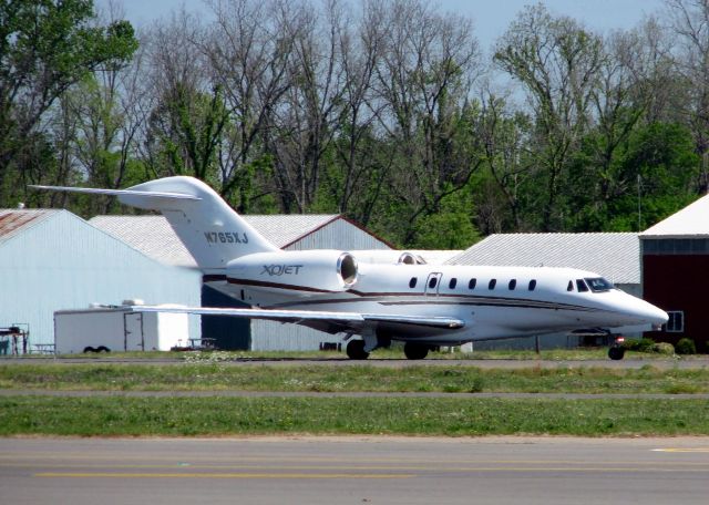 Cessna Citation X (N765XJ) - About 3 seconds from lift-off on runway 14 at Downtown Shreveport.