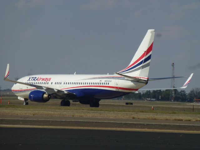 Boeing 737-800 (N624XA)