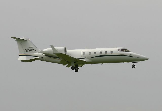 Learjet 60 (N58ST)