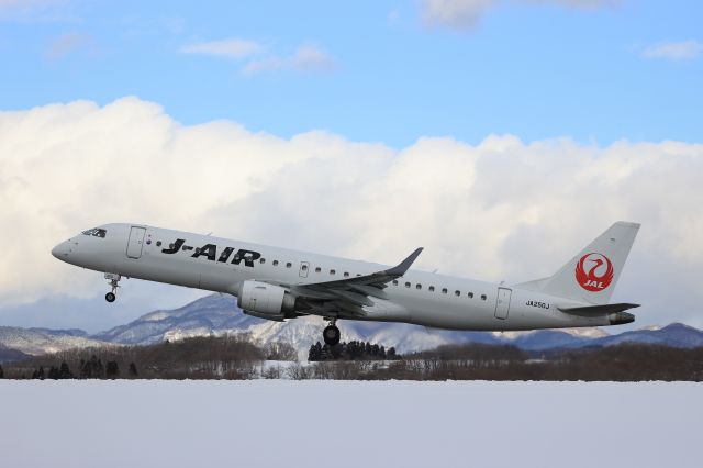 Embraer ERJ-190 (JA250J) - January 16,2023:J-AIR:HKD-ITM.