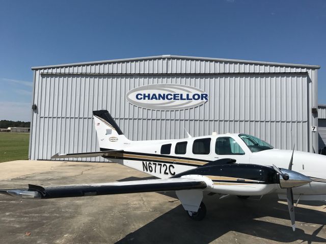 Beechcraft Baron (58) (N6772C)