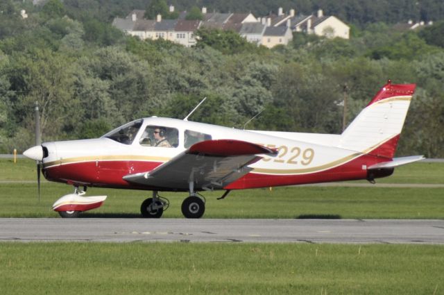 Piper Cherokee (N75229) - Seen at KFDK on 5/10/2009.
