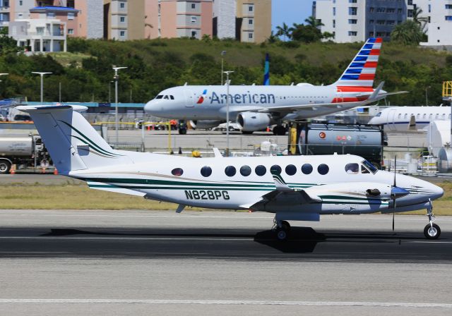 Beechcraft Super King Air 350 (N828PG)