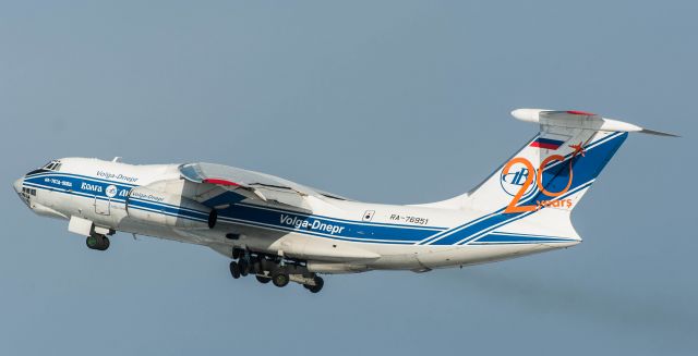 Ilyushin Il-76 (RA-76951)