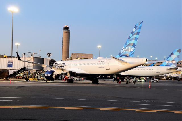 Airbus A220-300 (N3062J) - Boogie Woogie Bluegle Boy