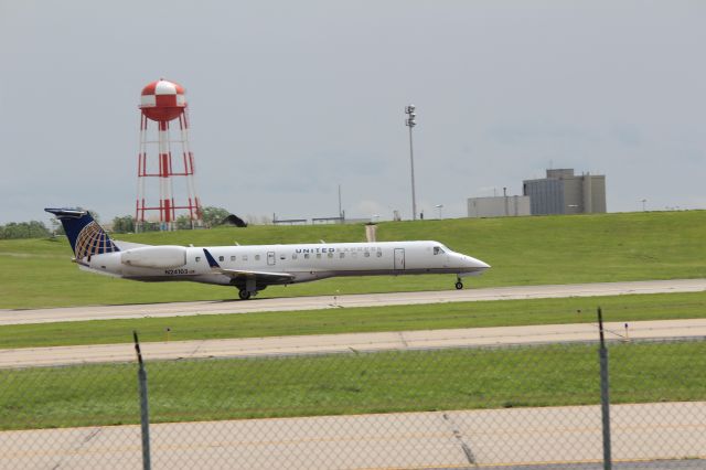 Embraer ERJ-145 (N24103) - ASQ4306 to KCLE rolling on 19L