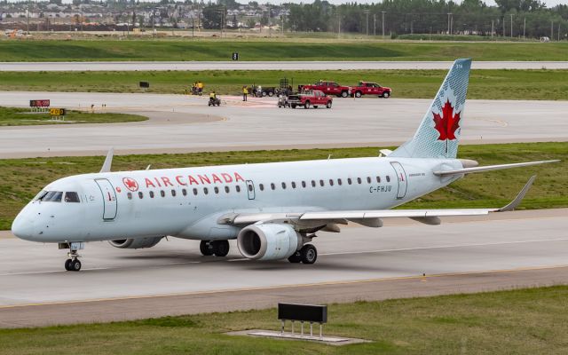 Embraer ERJ-190 (C-FHJU)