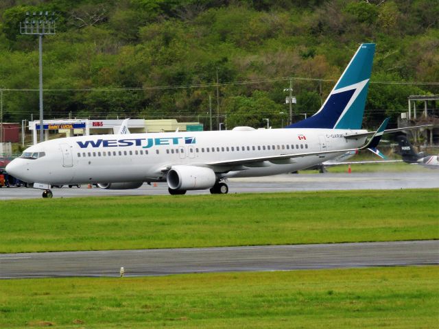 Boeing 737-800 (C-GXRW)