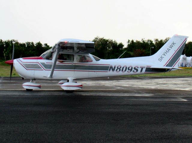 Cessna Skyhawk (N809ST)