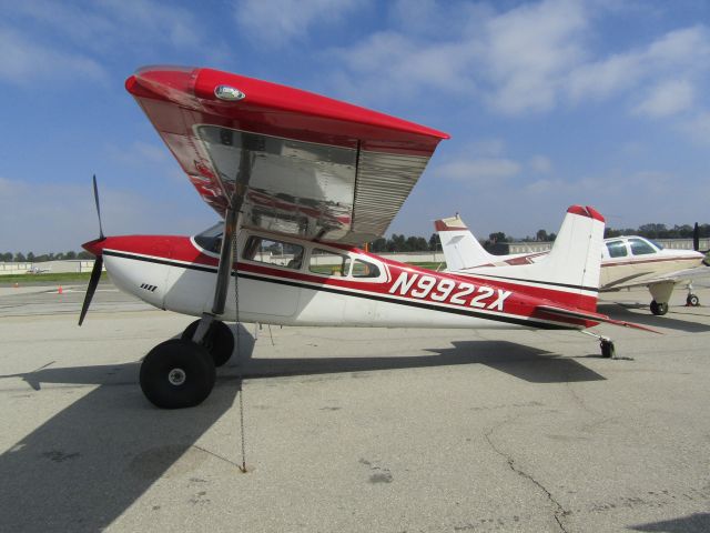 Cessna Skywagon (N9922X) - On the ramp