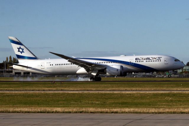 Boeing 787-9 Dreamliner (4X-EDE) - Touching down on rwy 09L on 28-Sep-18 operating flight ELY315 from LLBG.