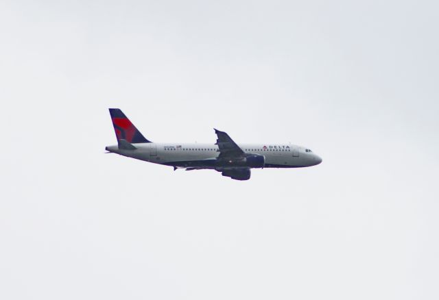 Airbus A320 (N352NW)