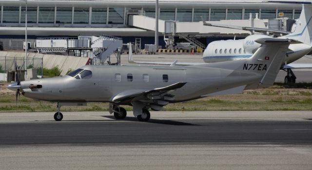Pilatus PC-12 (N77EA)