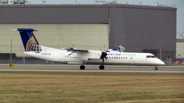 de Havilland Dash 8-400 (N338NG)