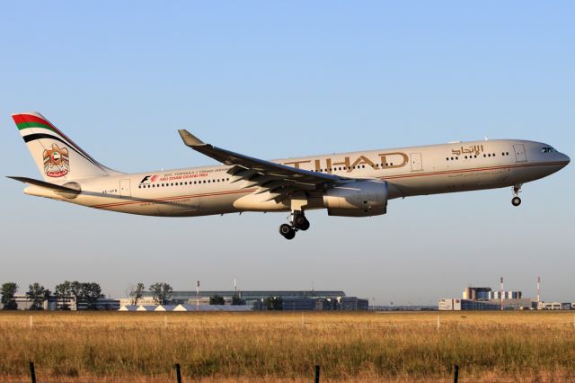 Airbus A330-300 (A6-AFB)