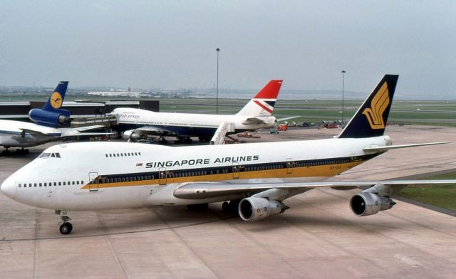 Boeing 747-200 (9V-SIA) - Photo taken in 1976.