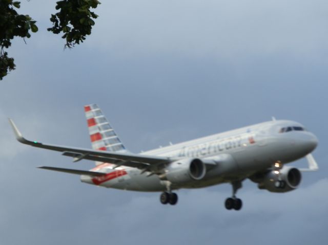 Airbus A319 (N4032T)