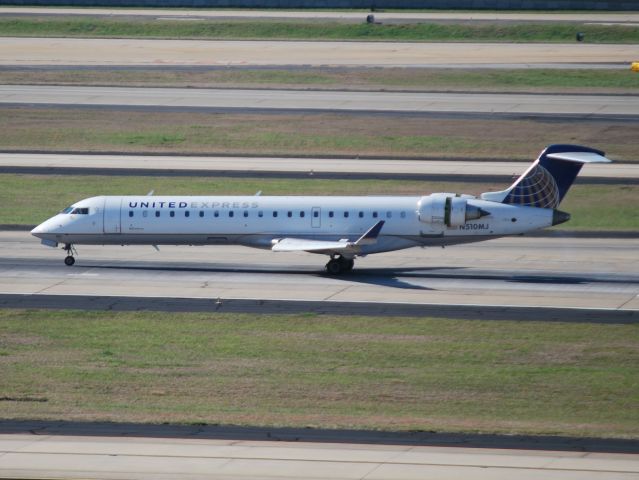 Canadair Regional Jet CRJ-700 (N510MJ) - Arriving runway 8L - 4/6/13