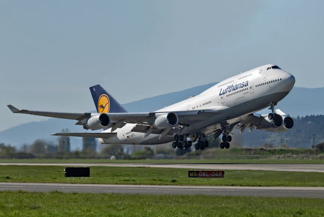 Boeing 747-400 (D-ABTL)